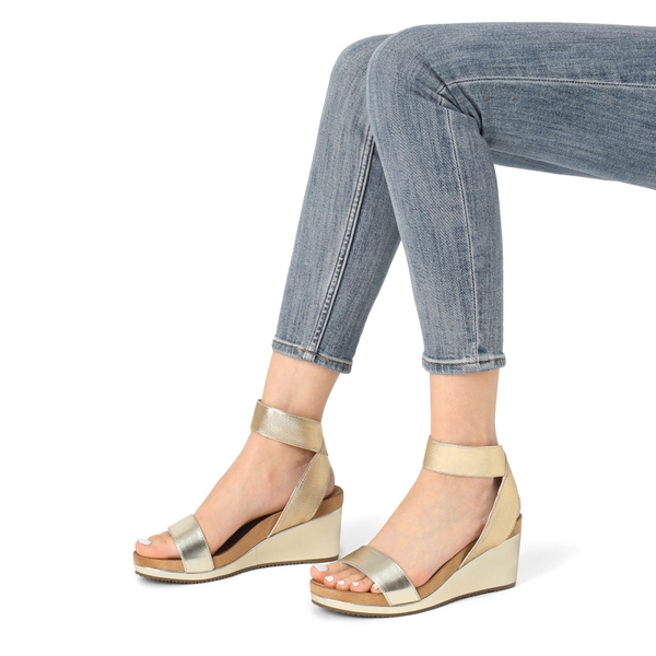 Comfortable Ankle Strap Platform Wedge Sandals - GOLD PU - 1
